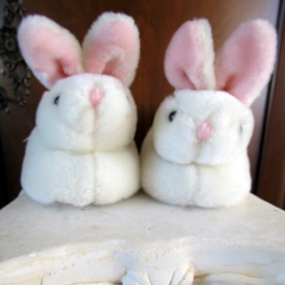 BUNNY SLIPPERS, KIDS' 1 - 2, NWOT, WHITE RABBITS w PINK EARS & TAIL, SO SOFT! - Picture 8 of 8